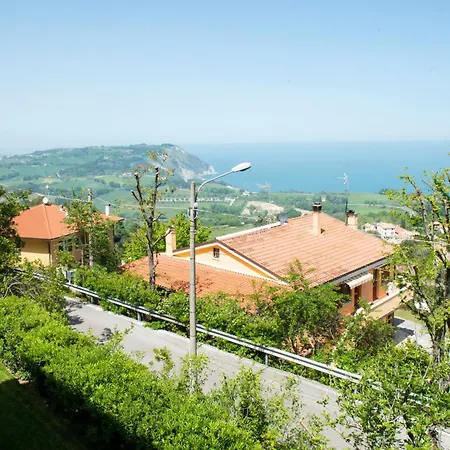 Le Relais Du Lierre Penzion Poggio (Marche)
