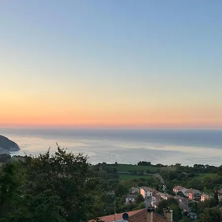 Le Relais Du Lierre 招待所 Poggio (Marche)