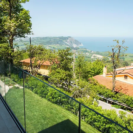 Gasthof Le Relais Du Lierre - Conero Nature Retreat 4*